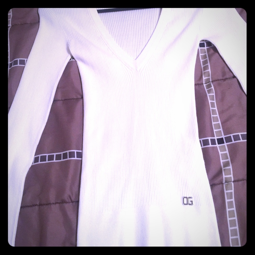 White long sleeve V-neck shirt